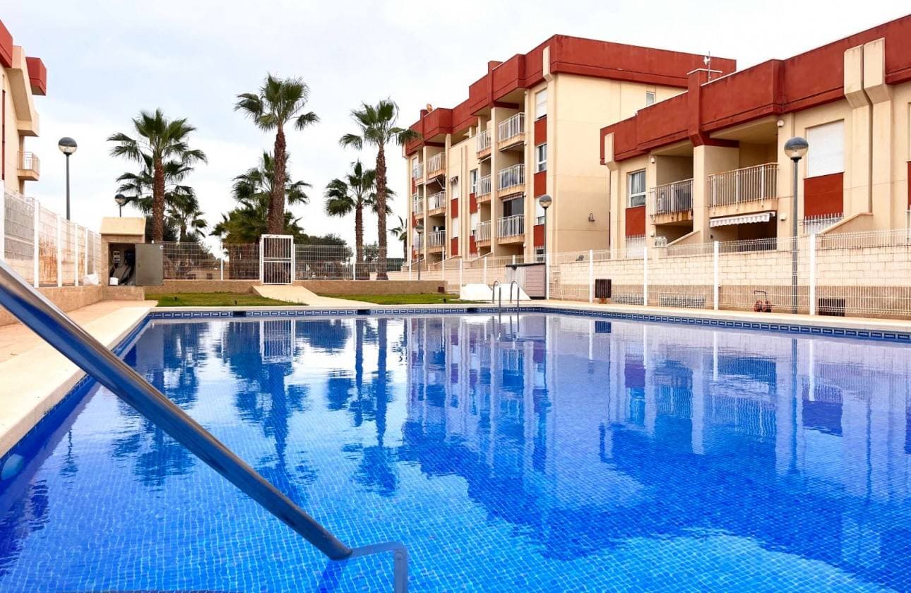 Renovierte Wohnungen zu verkaufen in Lomas de Cabo Roig, einer Wohnanlage mit Pool!